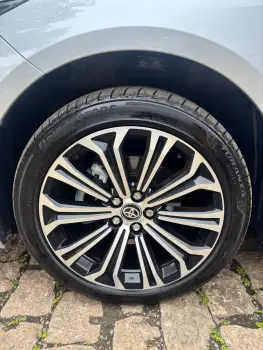 COROLLA 1.8 VVT-I Hybrid Altis Premium