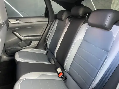 Nivus Highline 1.0 200 TSI Flex Aut.