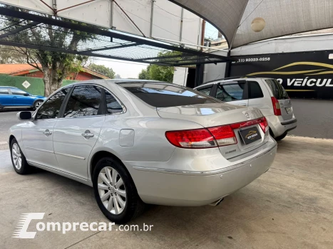 AZERA 3.3 MPFI GLS Sedan V6 24V