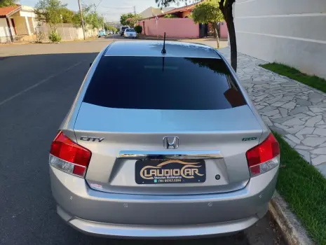 CITY 1.5 LX Sedan 16V