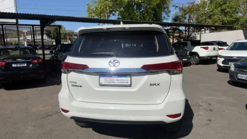 Hilux SW4 2.8 4P SRX 4X4 7 LUGARES TURBO DIESEL AUTOMÁTICO