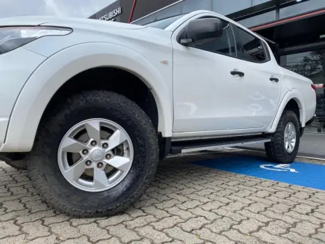 L200 TRITON 2.4 16V Turbo GLS CD 4X4