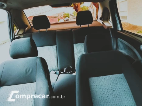 FIESTA 1.6 MPI Class Sedan 8V