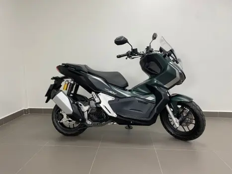 HONDA ADV