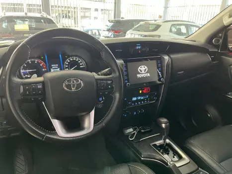 HILUX SW4 2.8 D-4d Turbo SRX 7L 4X4