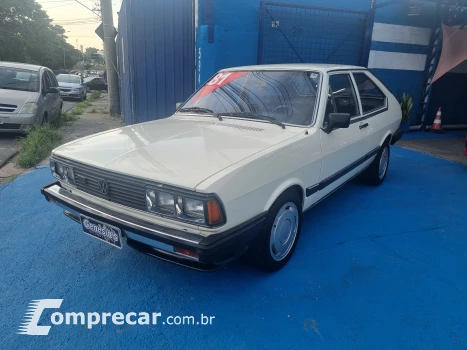 Volkswagen PASSAT 1.6 LS 8V 3 portas