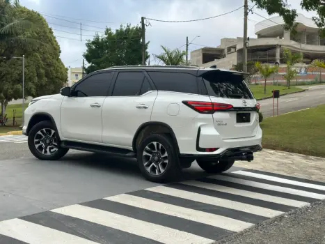 HILUX SW4 2.8 D-4D TURBO DIESEL DIAMOND 7L 4X4 AUTOMÁTICO