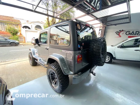 T-4 4x4 3.0 TB Int. Cap. Rígida Diesel