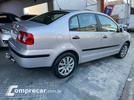 POLO SEDAN - 1.6 MI 8V 4P MANUAL