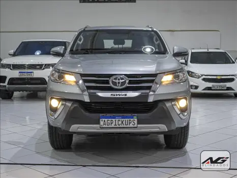 HILUX SW4 2.7 SRV 7 Lugares 4X2 16V