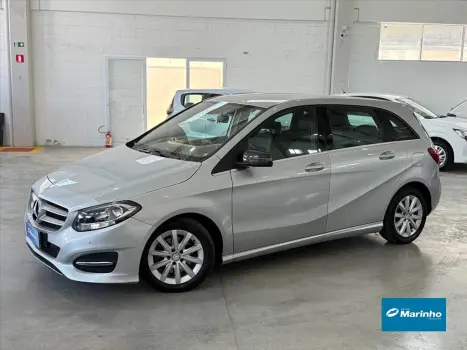 Mercedes-Benz B 200 1.6 SPORT TURBO FLEX 4P AUTOMÁTICO 4 portas