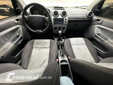 FIESTA 1.6 MPI Class Hatch 8V