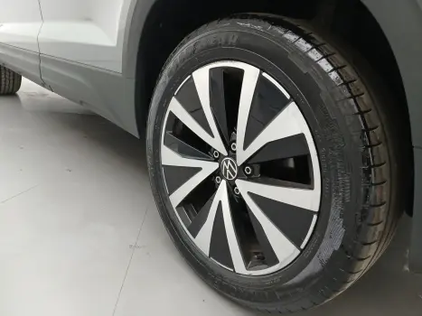 TAOS 1.4 250 TSI TOTAL FLEX HIGHLINE AUTOMÁTICO