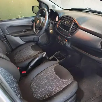FIAT UNO ATTRACTIVE 1.0