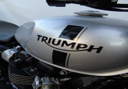 TRIUMPH STREET TWIN