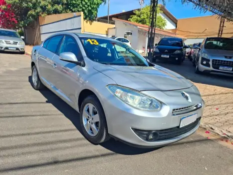 Fluence 2.0 Dynamique 16V Flex 4P Manual