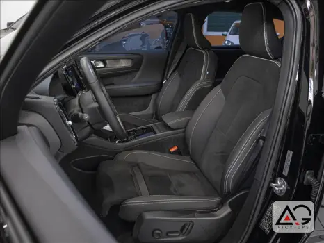 C40 P8 Recharge Pure Electric AWD