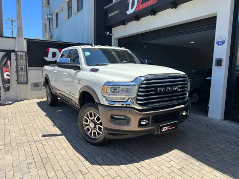RAM 3500 6.7 Laramie Longhorn 4X4 CD 6 Cilindros Turbo 4 portas