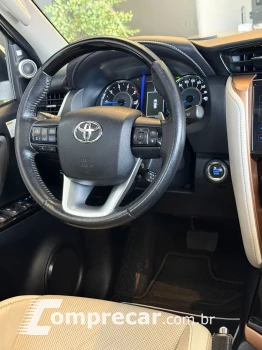 HILUX SW4 2.8 D-4d Turbo Diamond 7L 4X4