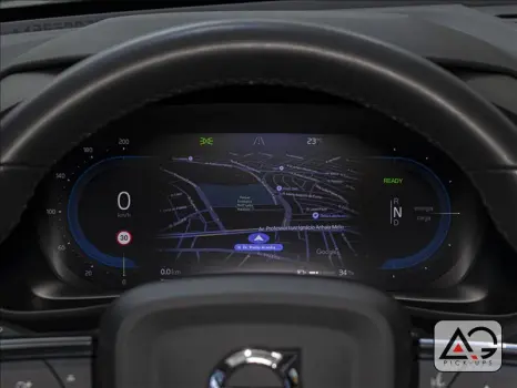 C40 P8 Recharge Pure Electric AWD