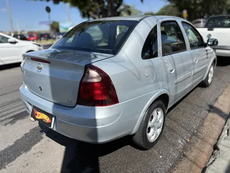 CORSA 1.4 MPFI Premium Sedan 8V