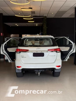 HILUX SW4 2.8 D-4d Turbo Diamond 7L 4X4