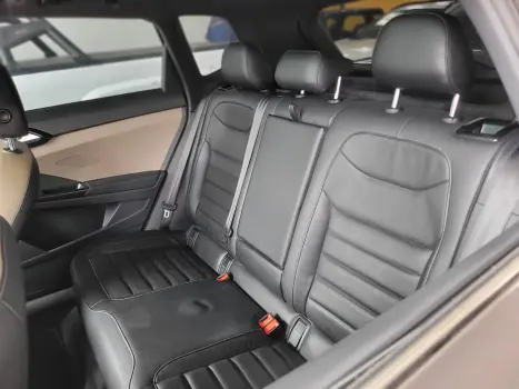 TAOS Highline 1.4 250 TSI Flex Aut.