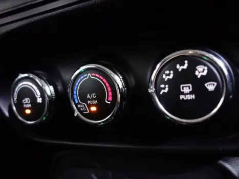 RENEGADE - 1.8 16V SPORT 4P AUTOMÁTICO