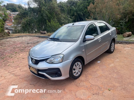 Toyota ETIOS 1.5 X Sedan 16V 4 portas