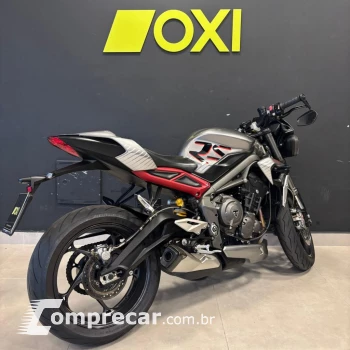 STREET TRIPLE 765 RS