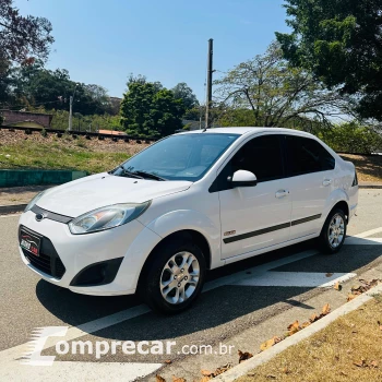 FORD FIESTA 1.6 MPI Class Sedan 8V 4 portas