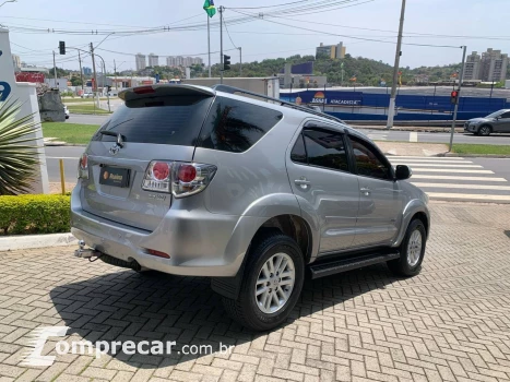 Hilux SW4 SR 4x2 2.7 Flex 16V Aut.