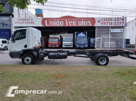Mercedes-Benz Accelo 1016 - Chassi 2 portas