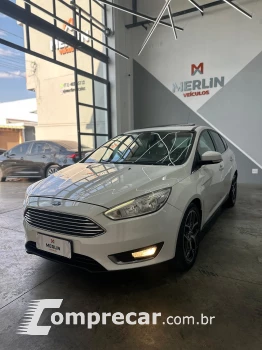 FORD FOCUS 2.0 Titanium Hatch Plus 16V 4 portas