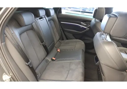 Q8 E-TRON 55 ELÉTRICO PERFORMANCE BLACK QUATTRO