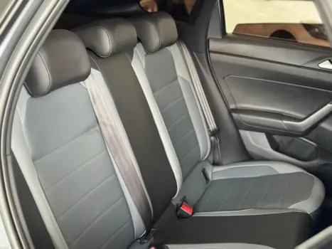 Nivus 1.0 4P FLEX 200 TSI HIGHLINE TURBO AUTOMÁTICO