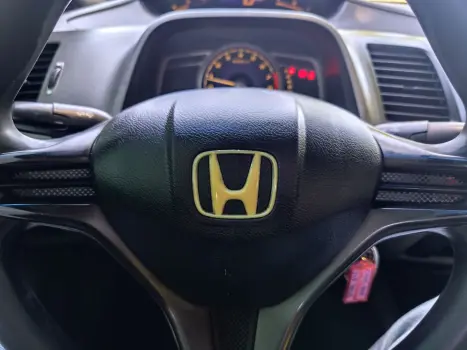 CIVIC 1.8 LXS 16V GASOLINA 4P AUTOMÁTICO