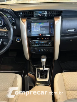 HILUX SW4 2.8 D-4d Turbo Diamond 7L 4X4