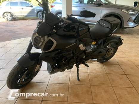 DUCATI  Diavel V4