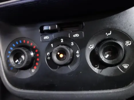 PUNTO - 1.4 ATTRACTIVE 8V 4P MANUAL