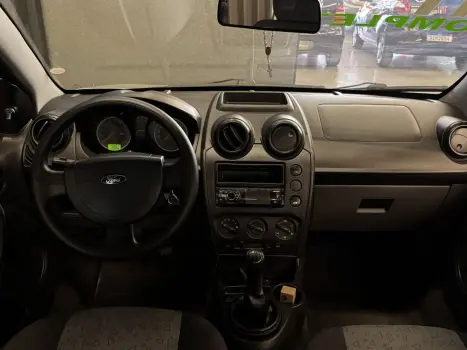 Fiesta 1.6 Rocam Sedan 8V Flex 4P Manual