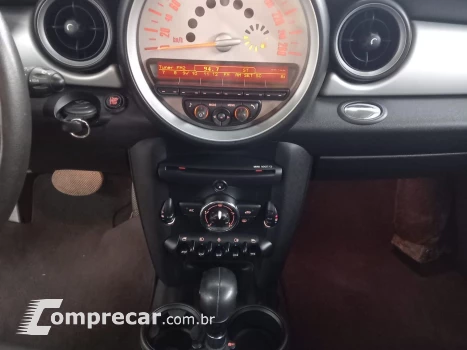 One 1.6 16V Gasolina 2P Automático