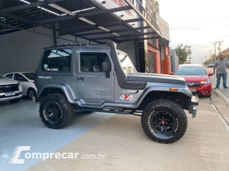 T-4 4x4 3.0 TB Int. Cap. Rígida Diesel