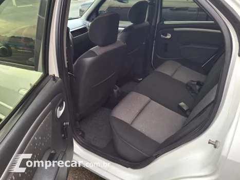 LOGAN 1.0 12V SCE Expression