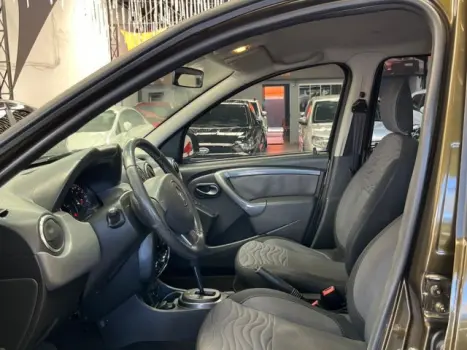 DUSTER - 2.0 DYNAMIQUE 4X2 16V 4P AUTOMÁTICO