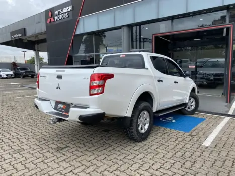 L200 TRITON 2.4 16V Turbo GLS CD 4X4