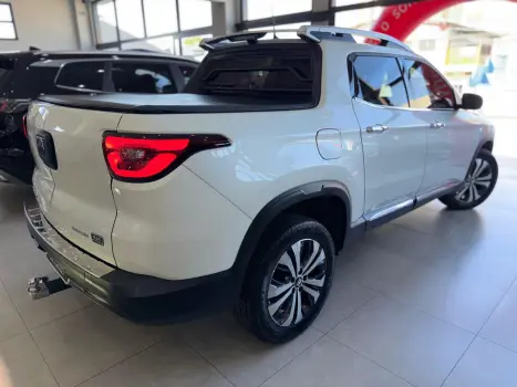 TORO 2.0 16V Turbo Volcano 4WD AT9