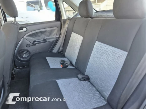 Fiesta Sedan SE 1.6 8V Flex 4p