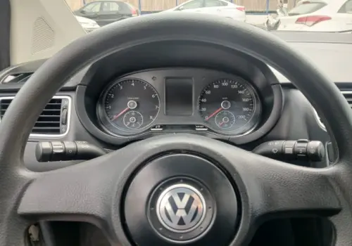 FOX - 1.0 MI 8V 4P MANUAL