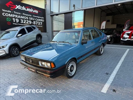 Volkswagen PASSAT 1.6 LSE 8V 4 portas